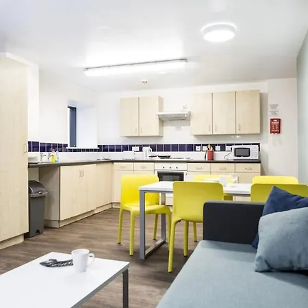 Ensuite Double Close To The Centre Apartment